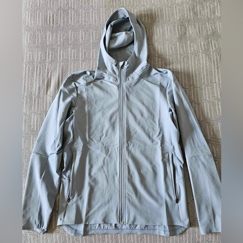 Lululemon warp light packable jacket men’s size medium color light blue
